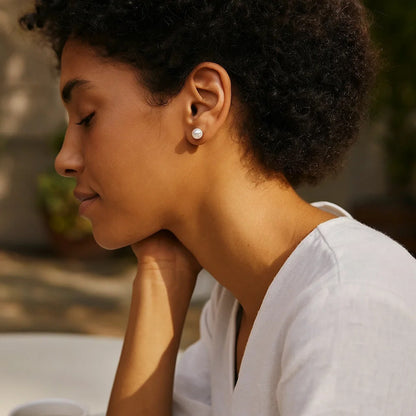 14k Yellow Gold Freshwater Cultured White Pearl Stud Earrings (5mm)